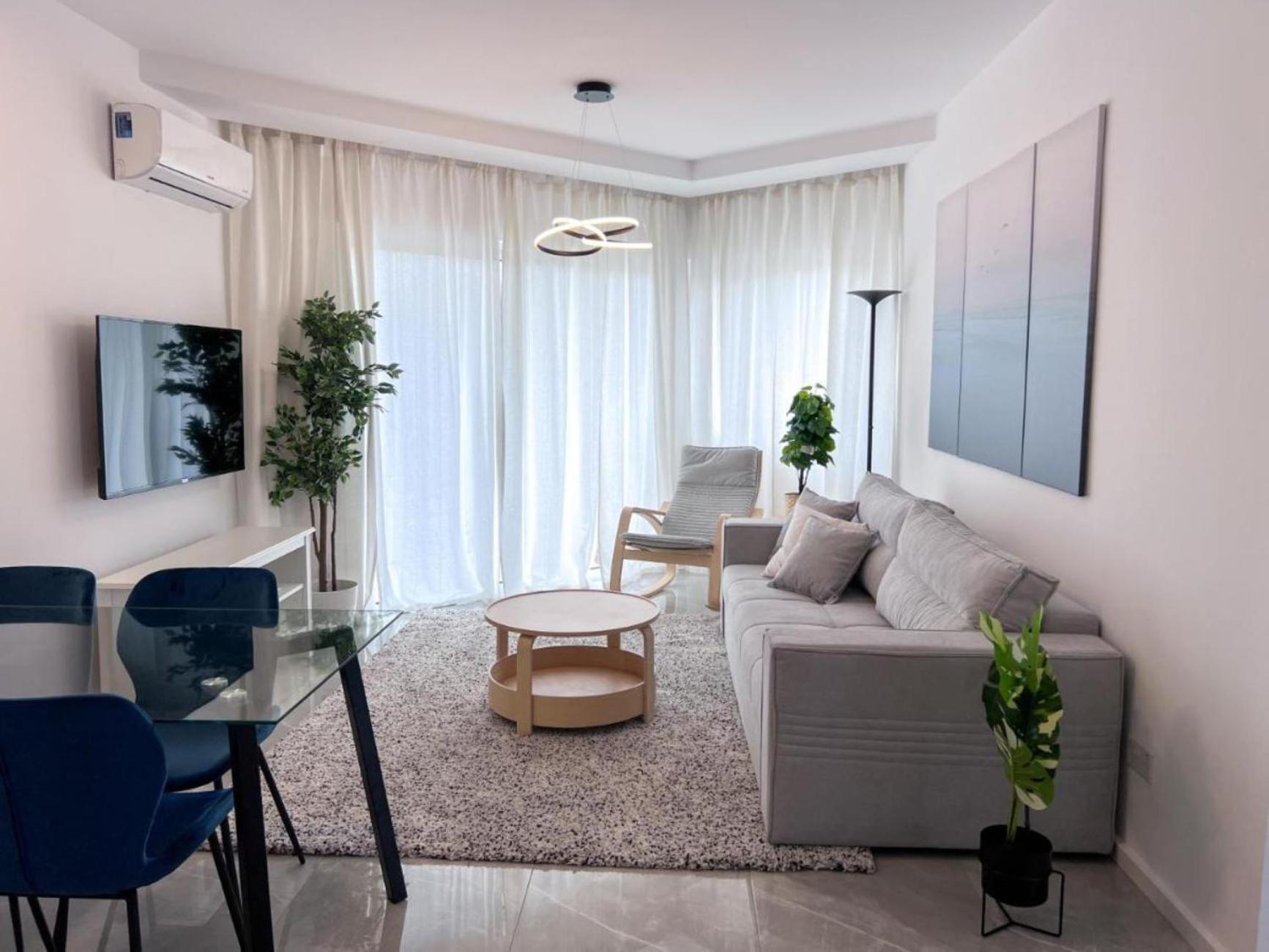 H&O Diamond Complex Sea View Apartment Пафос Екстериор снимка