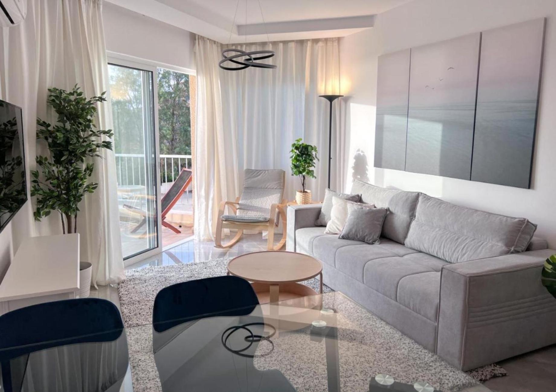 H&O Diamond Complex Sea View Apartment Пафос Екстериор снимка